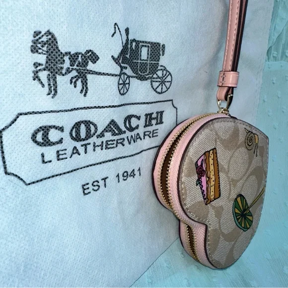 Coach Heart-Shaped Wristlet Mushroom Snail Cake NWT $150 - Picture 7 of 10